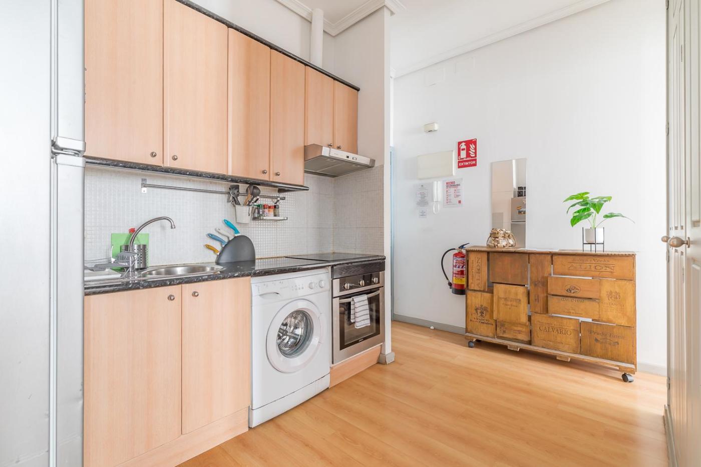 Apartamentos Fucar Madrid Bagian luar foto