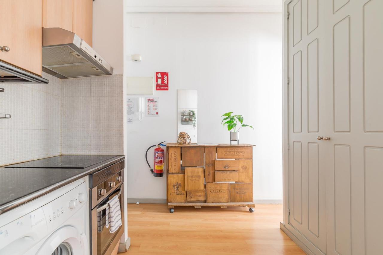 Apartamentos Fucar Madrid Bagian luar foto